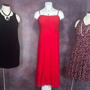 Vibrant Red Midi Sheath Dress with Sleeveless Halter Neckline for Wedding Guest